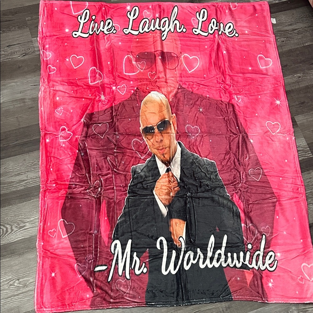 Source Unknown Pink Blanket with Heart Design